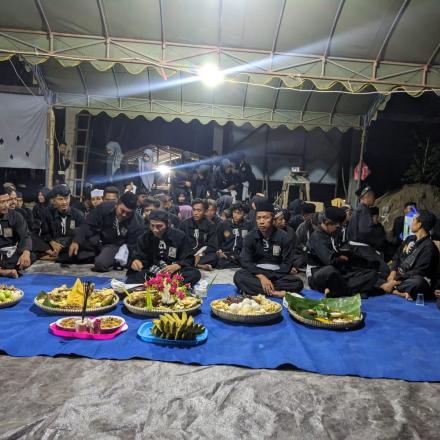 WARGA (PESILAT) PSHT (PERSAUDARAN SETIA HATI TERATE) CABANG BANJAR MEMPERINGATI MALAM 1 SURO 